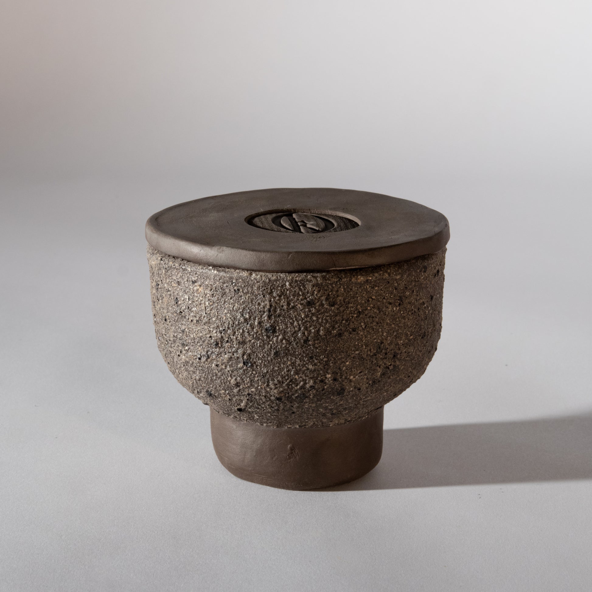 Ceramic recipient — view