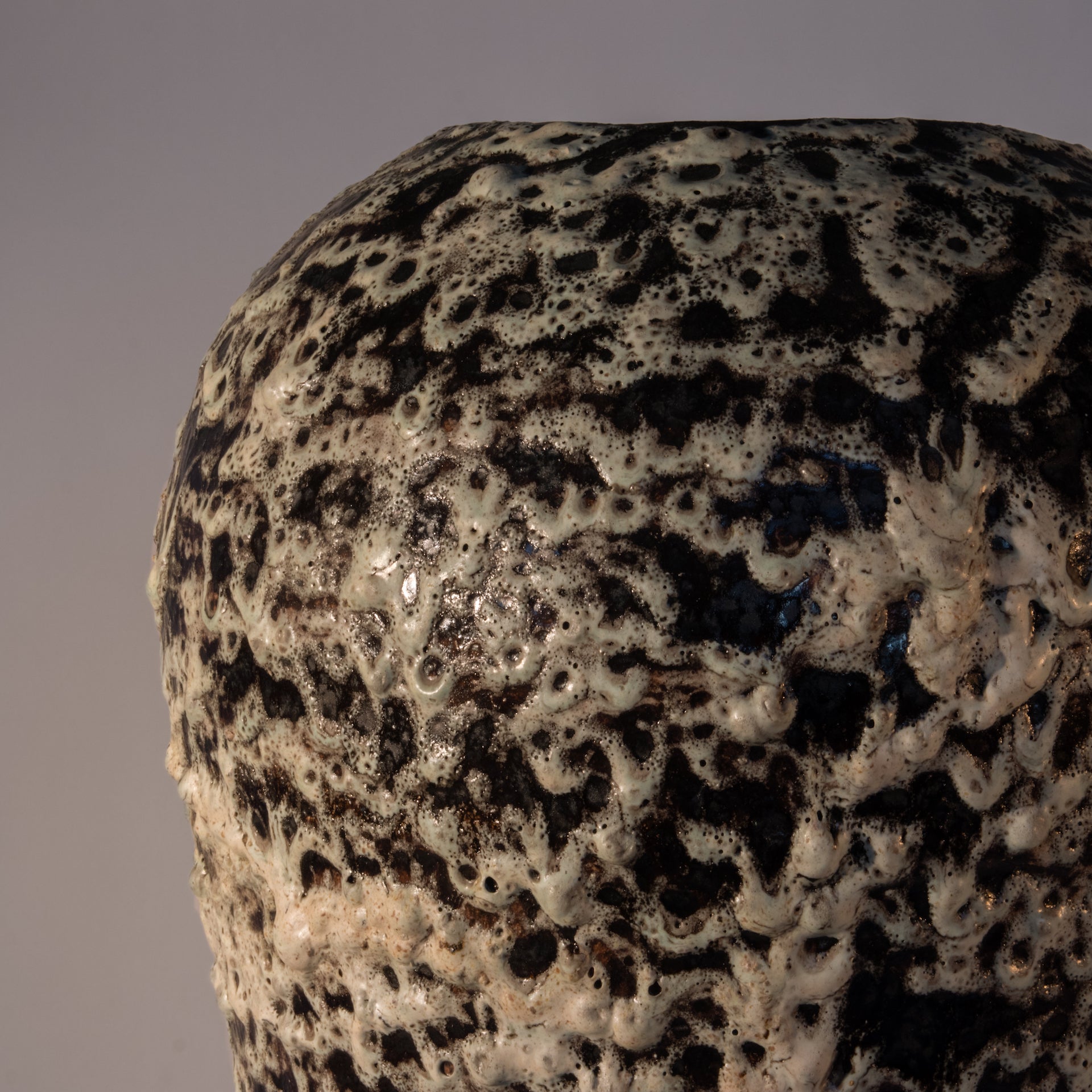 Lava Amphore — view